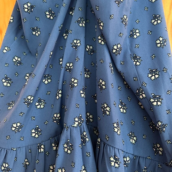 Abercrombie and Fitch Blue Patterned Flowy Tank - Picture 2 of 5